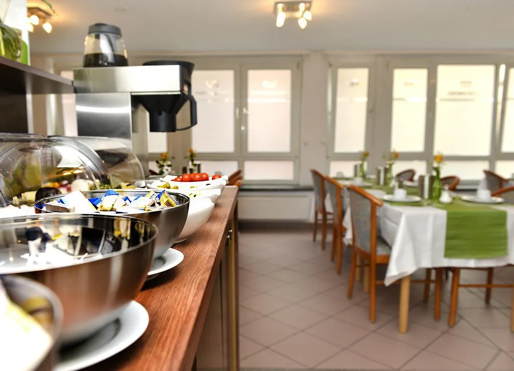 **  Crown Hotel Frankfurt am Main Germany