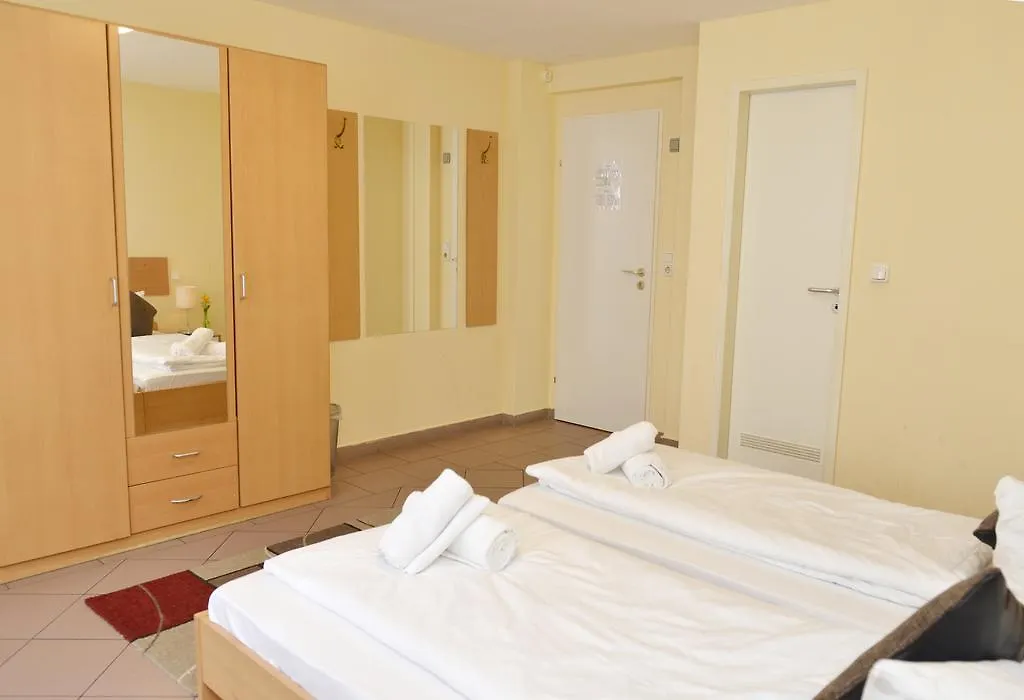 Crown Hotel Frankfurt am Main